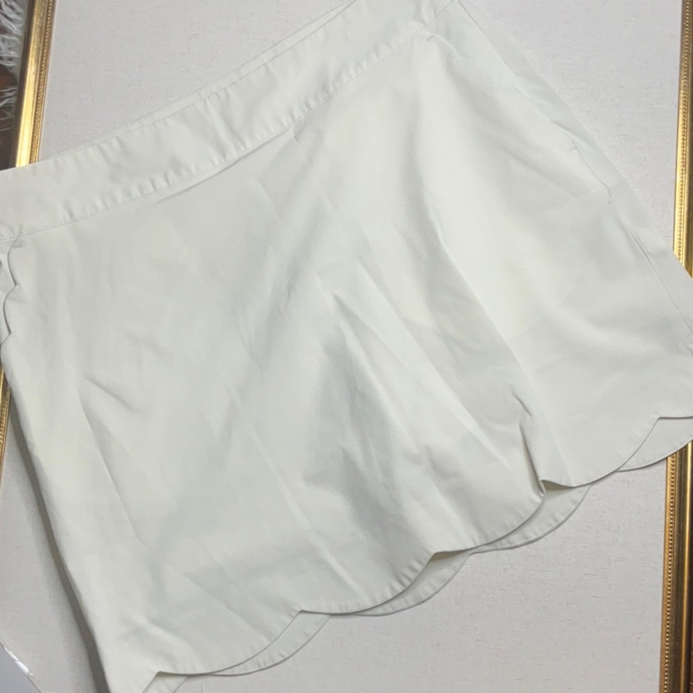 Vineyard Vines Cream Scalloped Hem Performance Skirt Skort